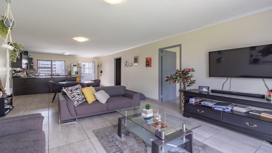 2 Bedroom Property for Sale in Zonnebloem Western Cape